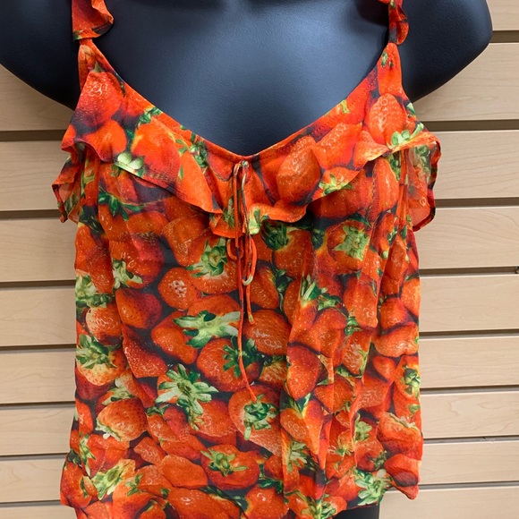 NWT Anthropology shell, size 6, strawberry print - Picture 2 of 5
